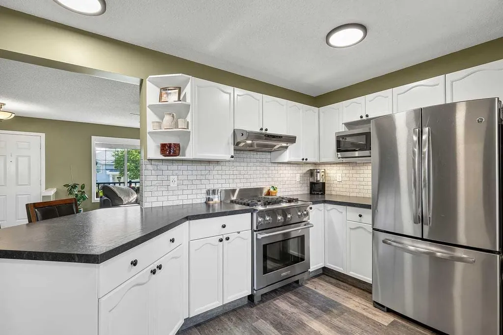 70 Creek Springs Road NW Airdrie AB T4B 2V5