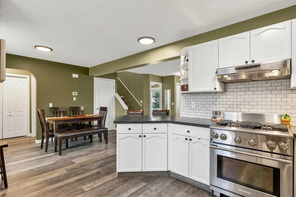 70 Creek Springs Road NW Airdrie AB T4B 2V5