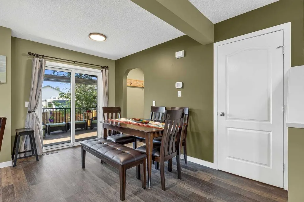 70 Creek Springs Road NW Airdrie AB T4B 2V5