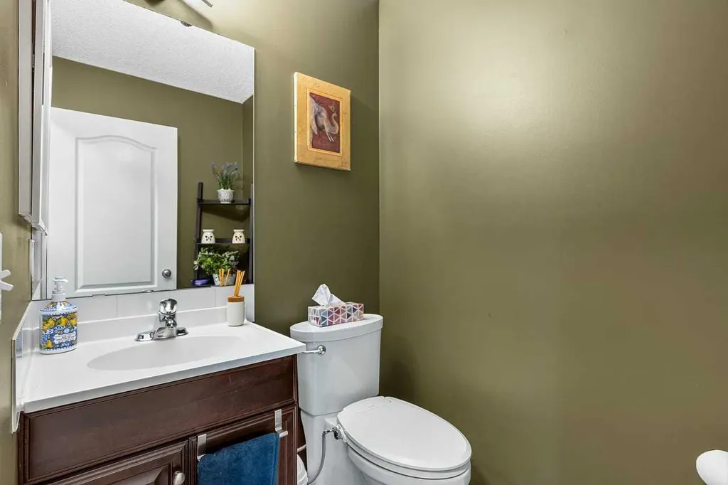 70 Creek Springs Road NW Airdrie AB T4B 2V5