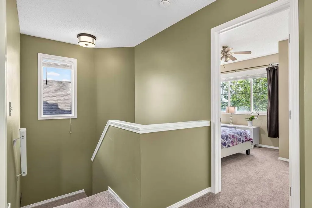 70 Creek Springs Road NW Airdrie AB T4B 2V5