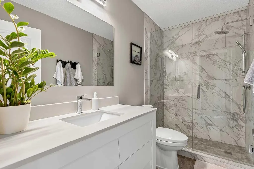 70 Creek Springs Road NW Airdrie AB T4B 2V5