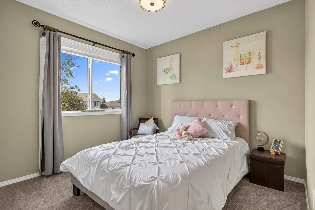 70 Creek Springs Road NW Airdrie AB T4B 2V5