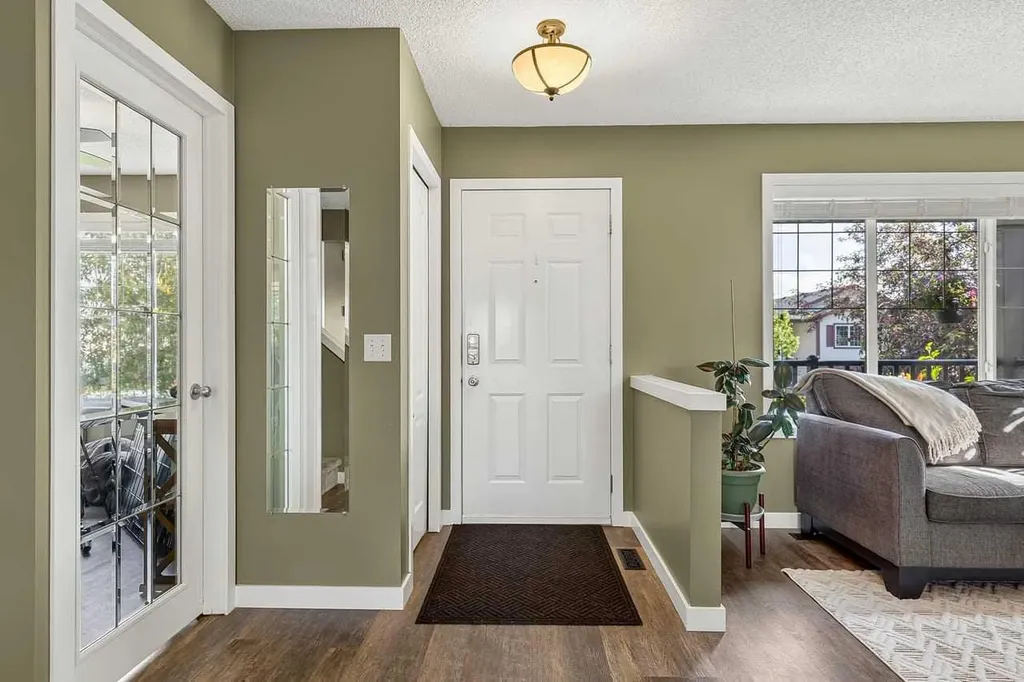 70 Creek Springs Road NW Airdrie AB T4B 2V5