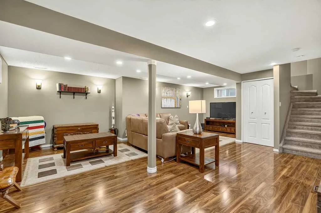 70 Creek Springs Road NW Airdrie AB T4B 2V5