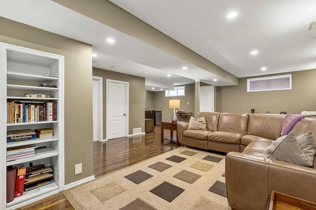 70 Creek Springs Road NW Airdrie AB T4B 2V5
