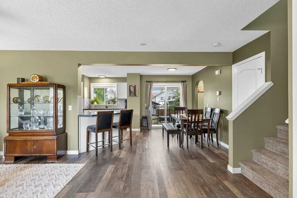 70 Creek Springs Road NW Airdrie AB T4B 2V5