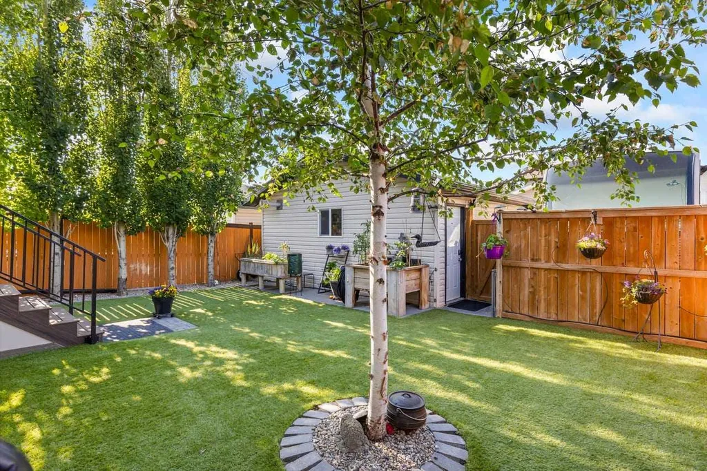 70 Creek Springs Road NW Airdrie AB T4B 2V5
