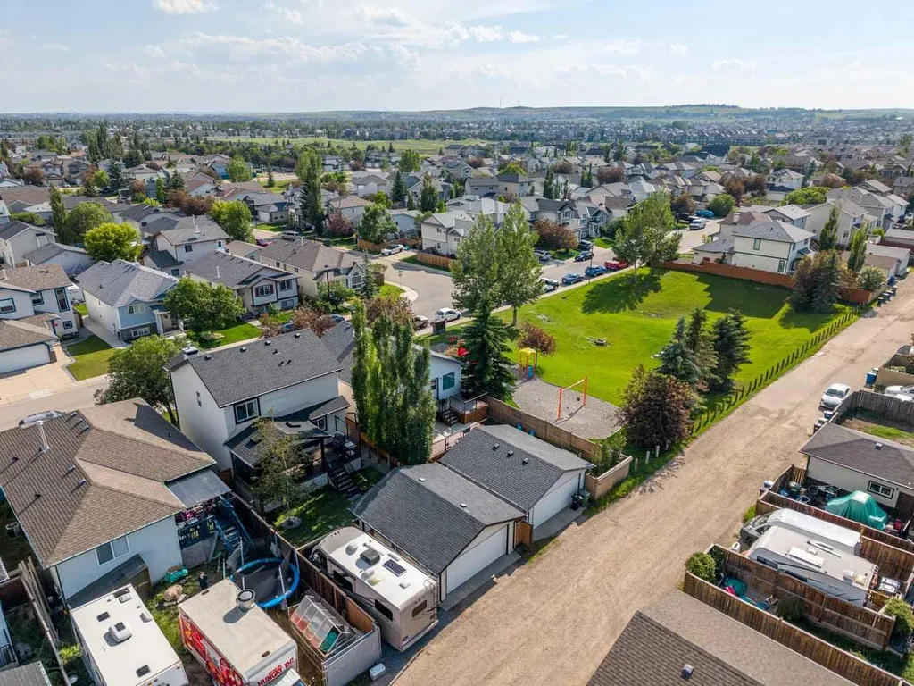 70 Creek Springs Road NW Airdrie AB T4B 2V5