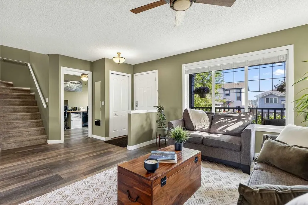 70 Creek Springs Road NW Airdrie AB T4B 2V5