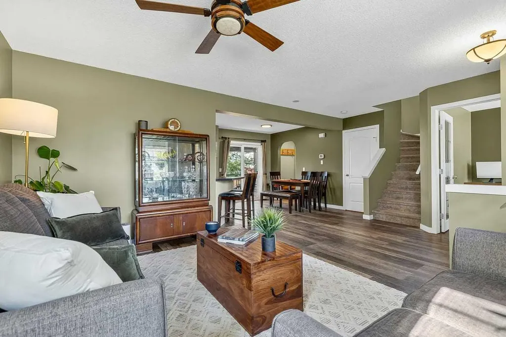 70 Creek Springs Road NW Airdrie AB T4B 2V5