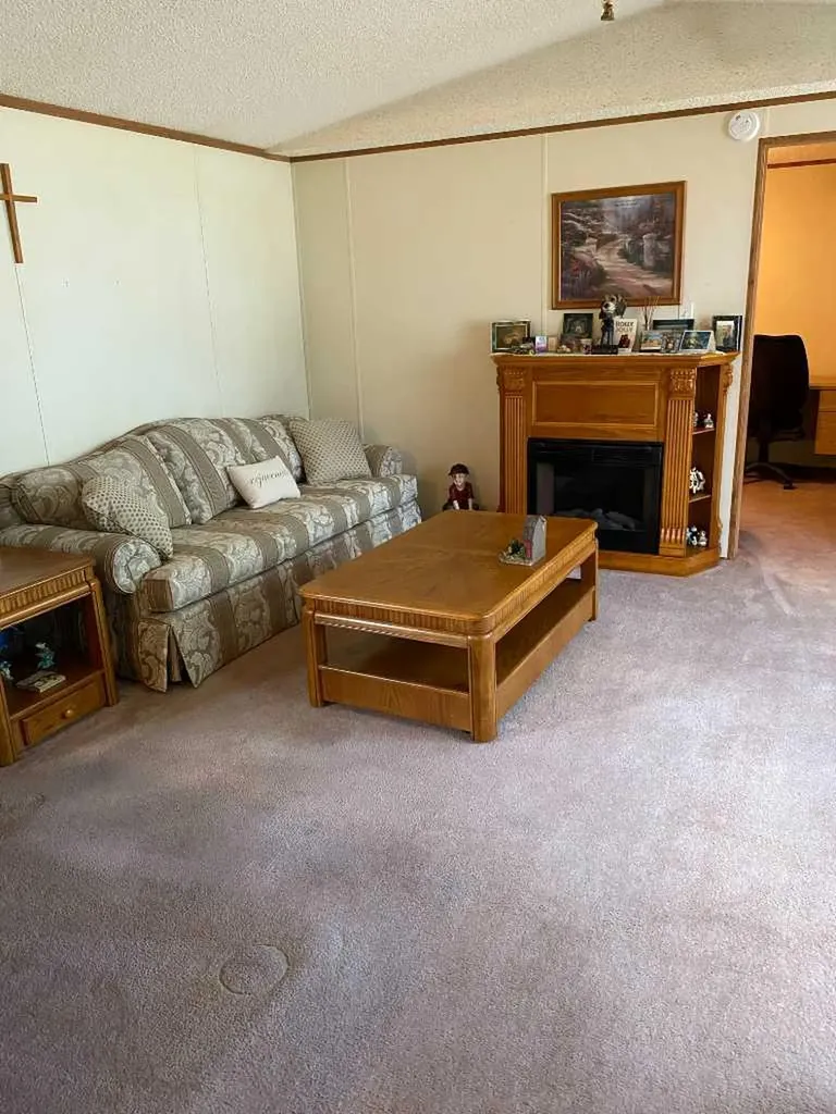 4922 Womacks Road Blackfalds AB T0M0J0