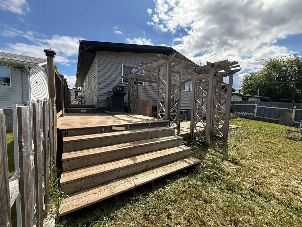 4816 51 Street Valleyview AB T0H 3N0