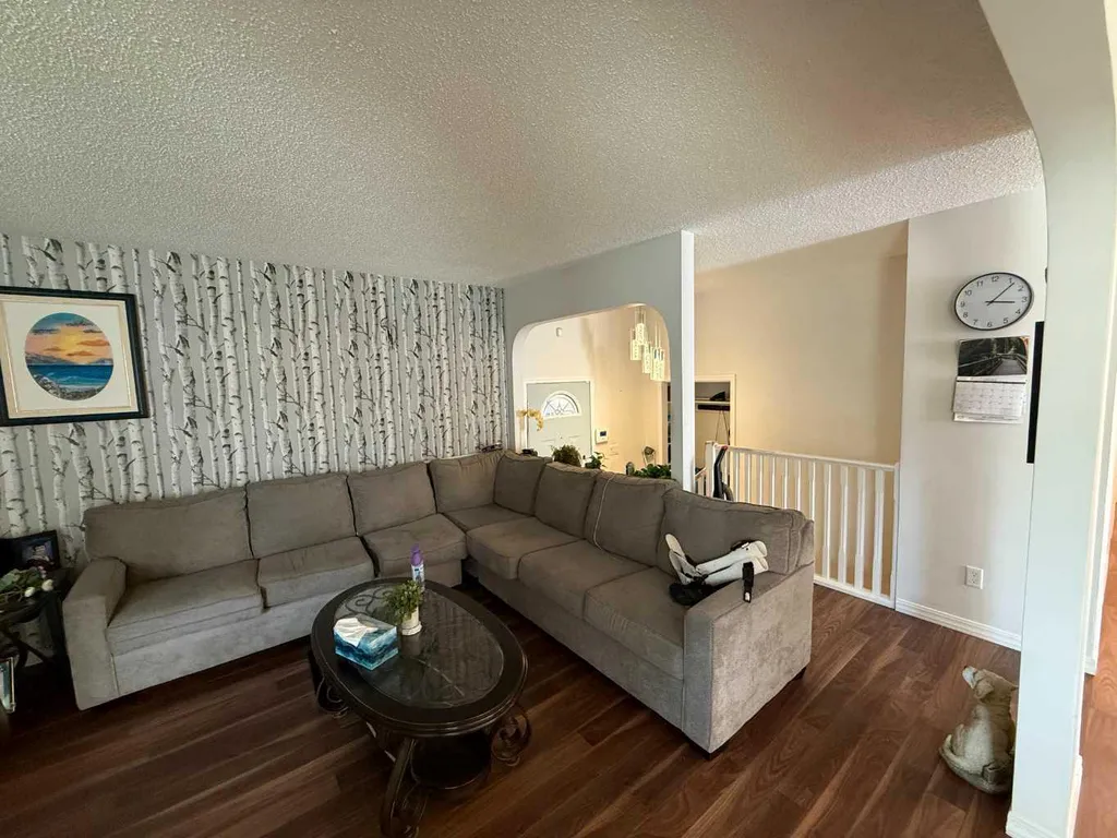 4816 51 Street Valleyview AB T0H 3N0