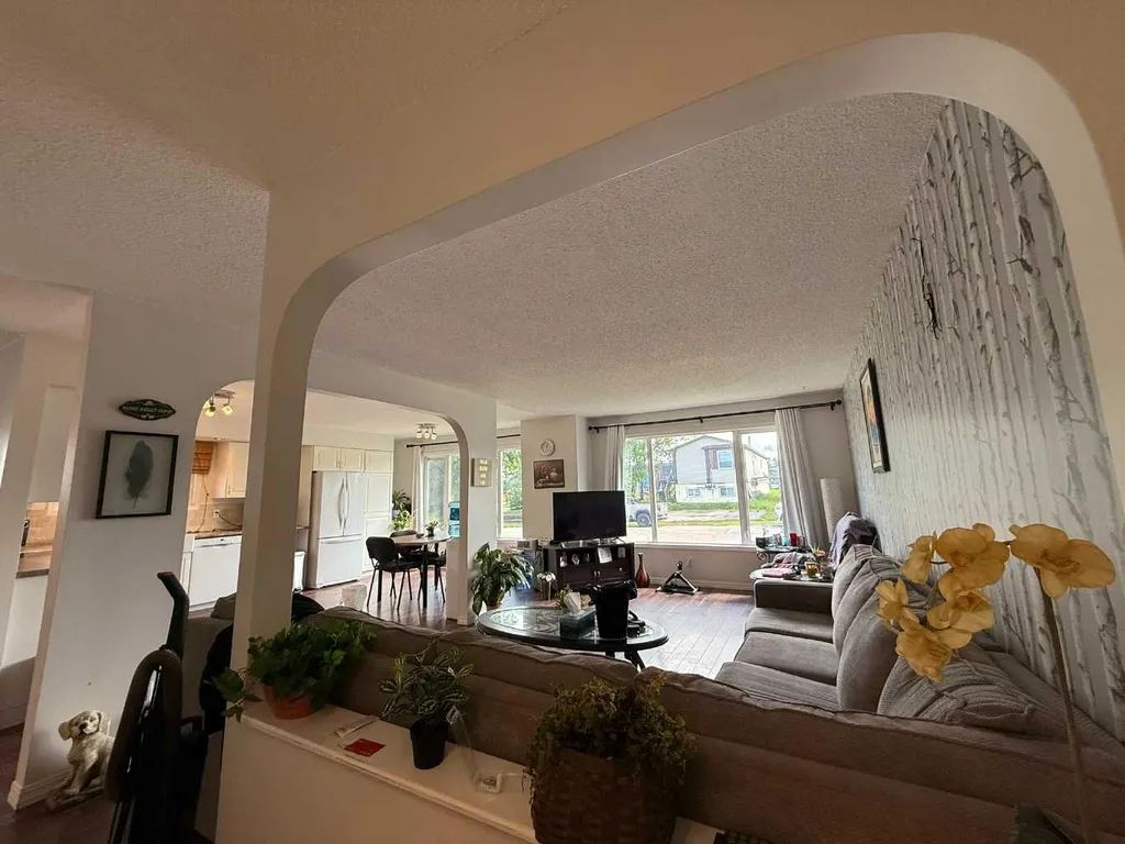 4816 51 Street Valleyview AB T0H 3N0