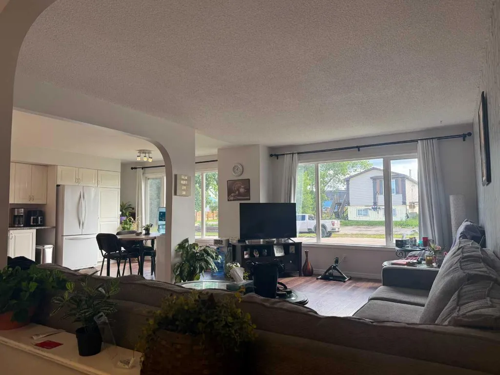 4816 51 Street Valleyview AB T0H 3N0