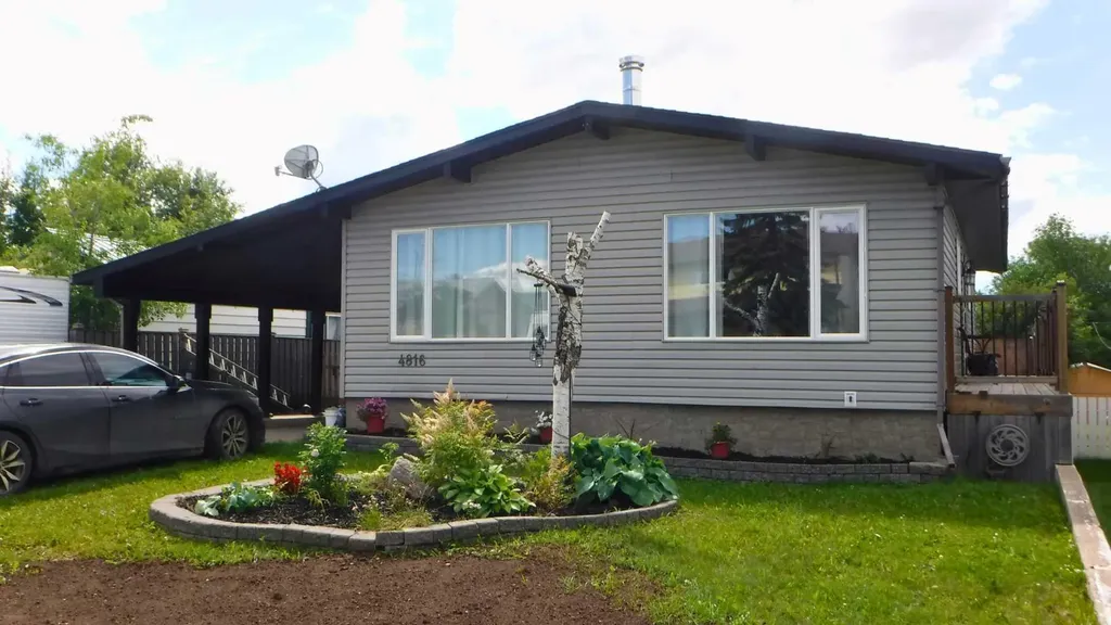 4816 51 Street Valleyview AB T0H 3N0