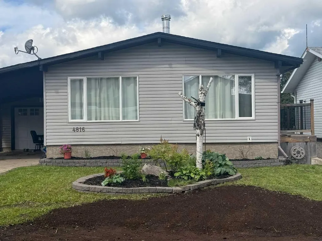 4816 51 Street Valleyview AB T0H 3N0