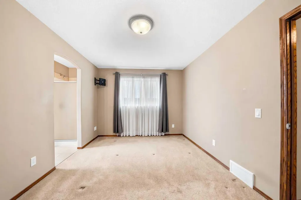 101 Oldring Crescent Red Deer AB T4P 0B9
