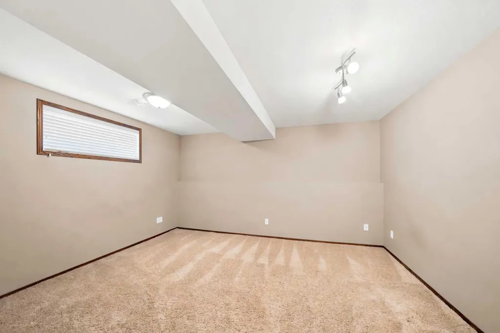 101 Oldring Crescent Red Deer AB T4P 0B9
