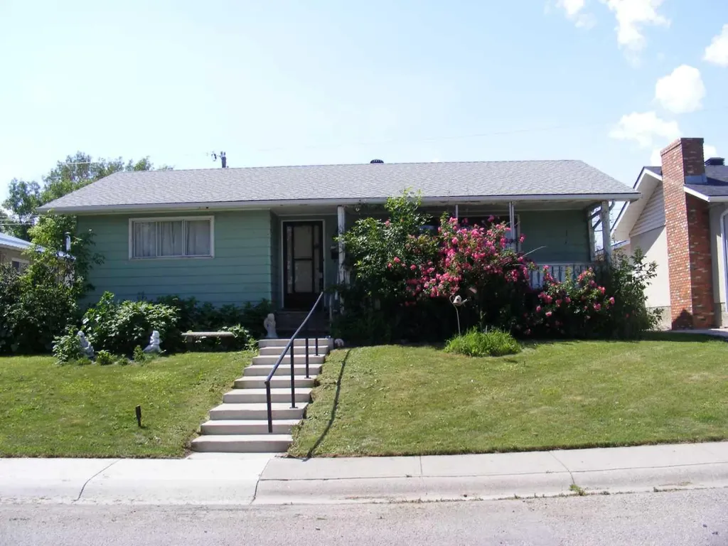 911 Penmeadows Road SE Calgary AB T2H 3R1