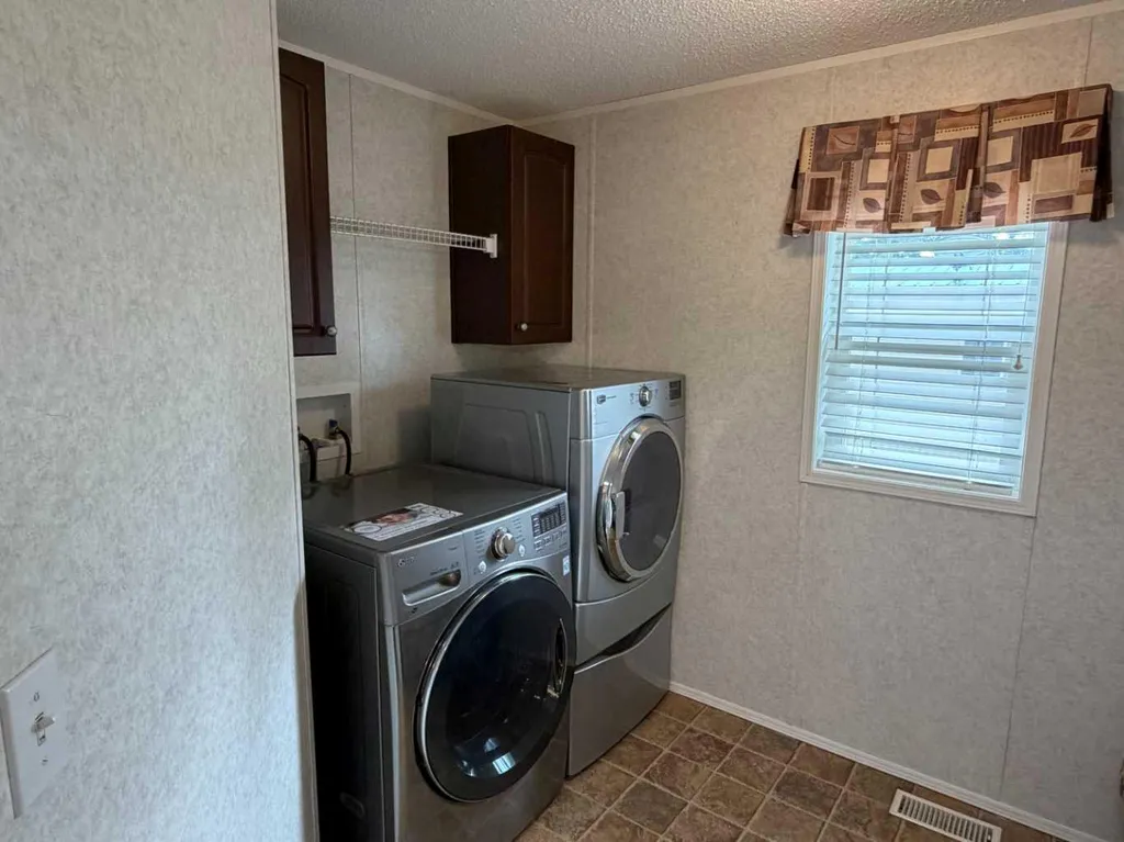 2 6205 54 Street Ponoka AB T4J 1M5