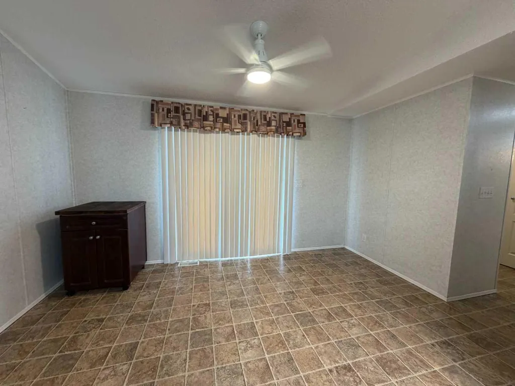 2 6205 54 Street Ponoka AB T4J 1M5