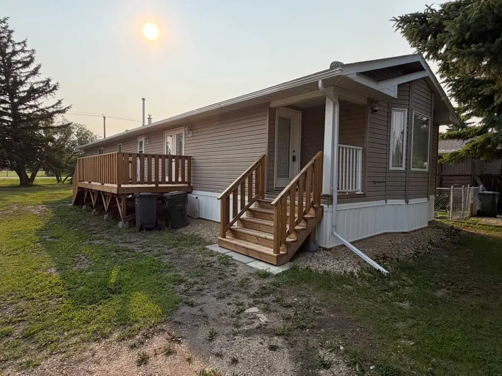 2 6205 54 Street Ponoka AB T4J 1M5