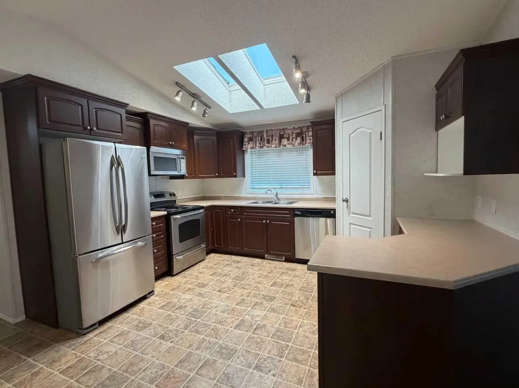 2 6205 54 Street Ponoka AB T4J 1M5