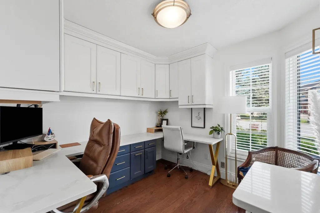 11 Alton Street Red Deer AB T4R 2H1