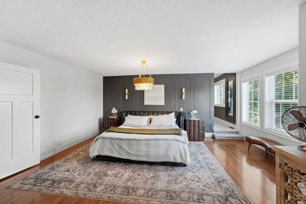 11 Alton Street Red Deer AB T4R 2H1