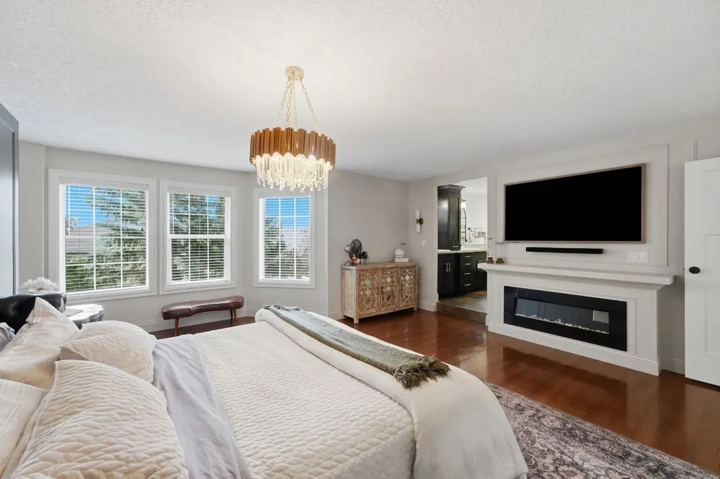 11 Alton Street Red Deer AB T4R 2H1