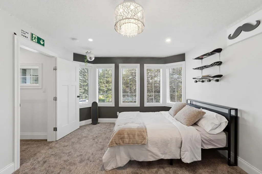11 Alton Street Red Deer AB T4R 2H1