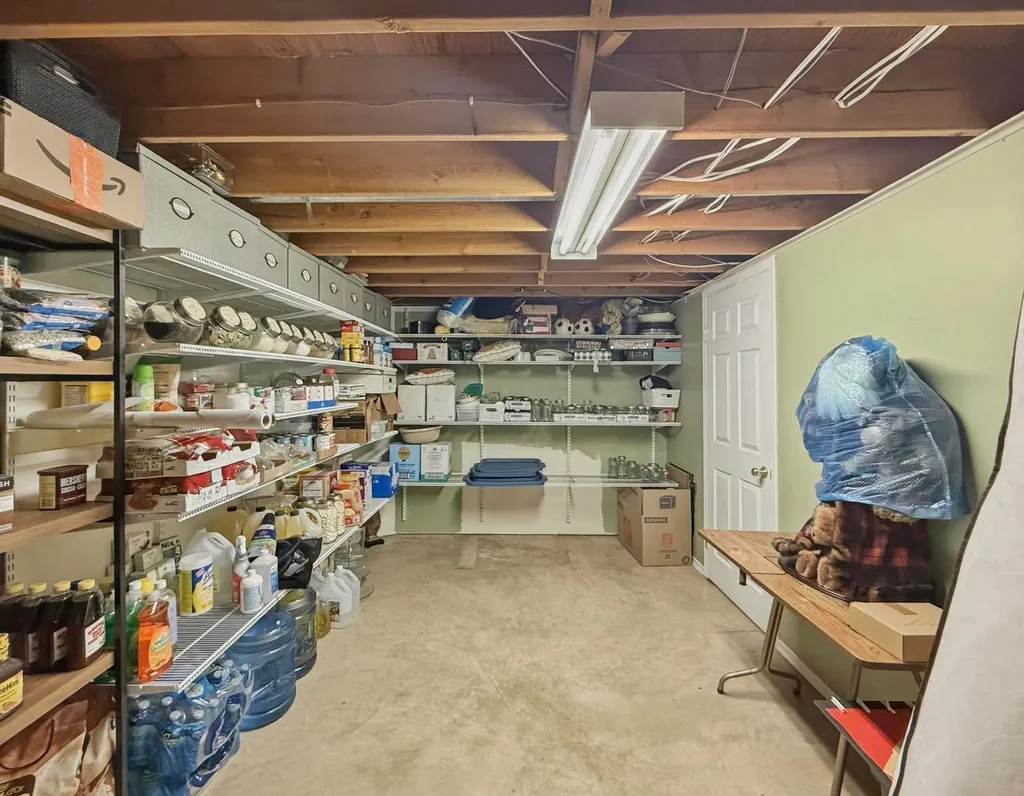 11 Alton Street Red Deer AB T4R 2H1