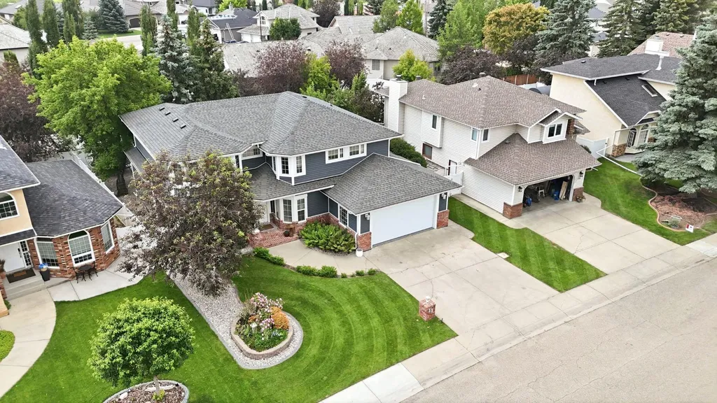 11 Alton Street Red Deer AB T4R 2H1