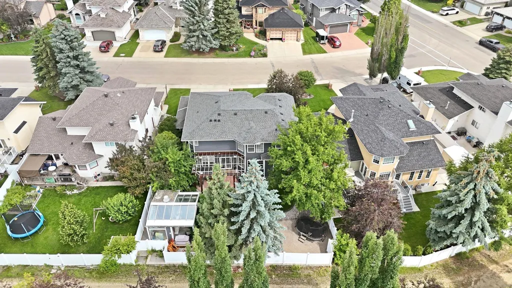 11 Alton Street Red Deer AB T4R 2H1