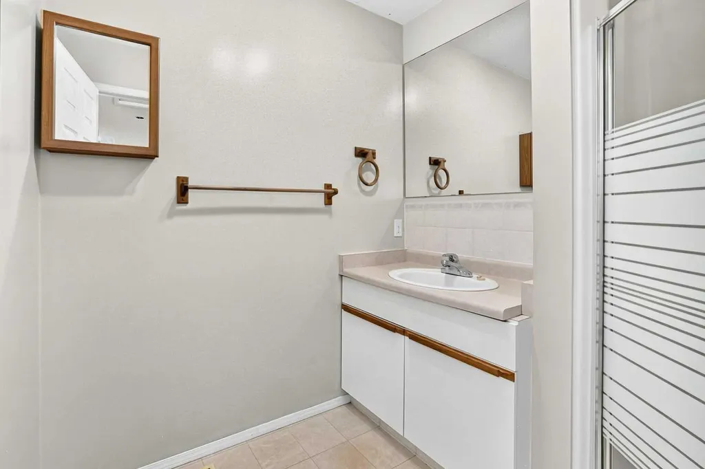 5 23 Avenue Close Bowden AB T0M 0K0