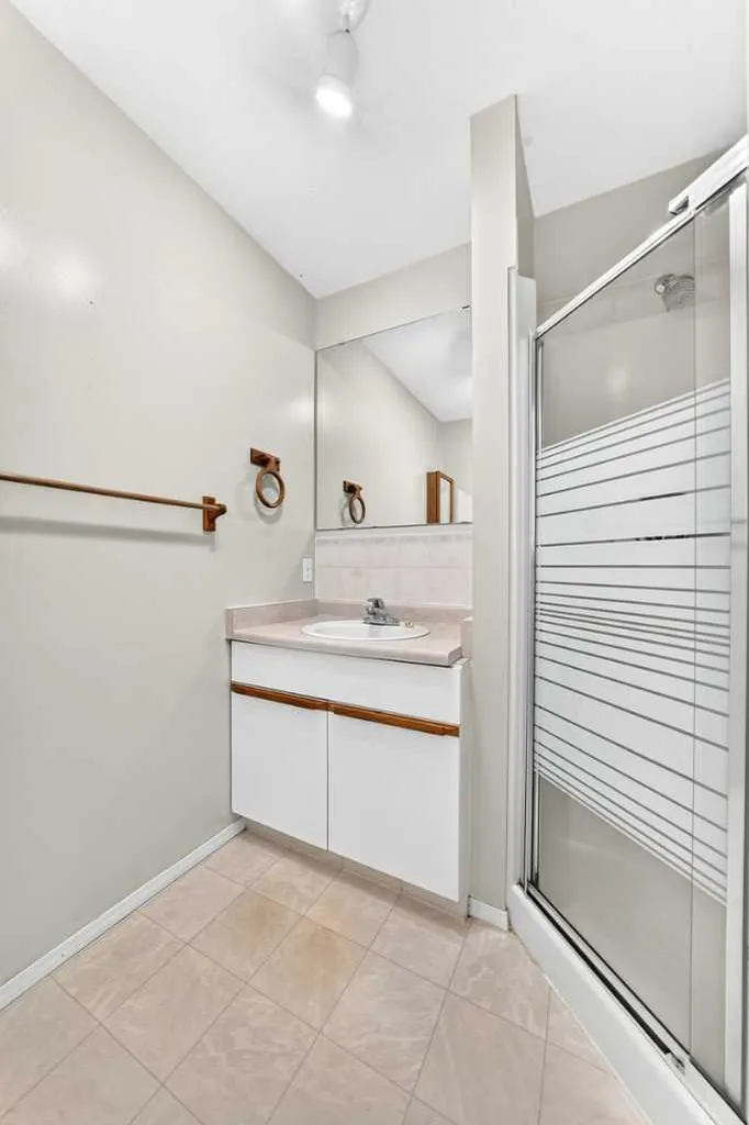 5 23 Avenue Close Bowden AB T0M 0K0