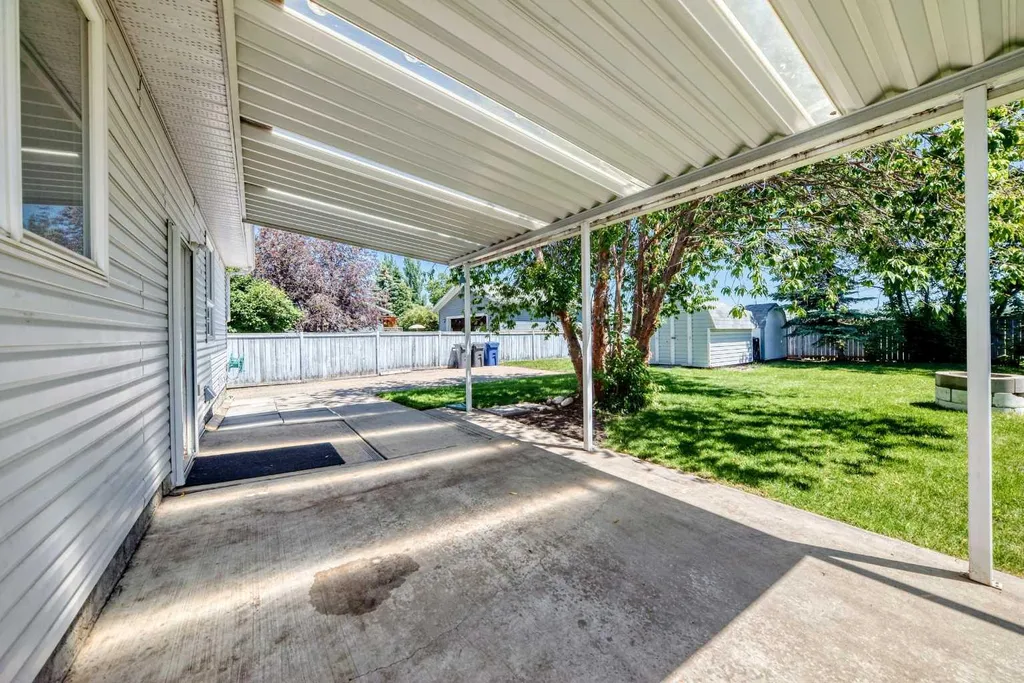5 23 Avenue Close Bowden AB T0M 0K0