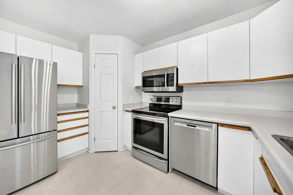 5 23 Avenue Close Bowden AB T0M 0K0