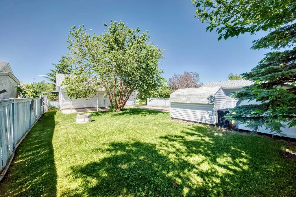 5 23 Avenue Close Bowden AB T0M 0K0