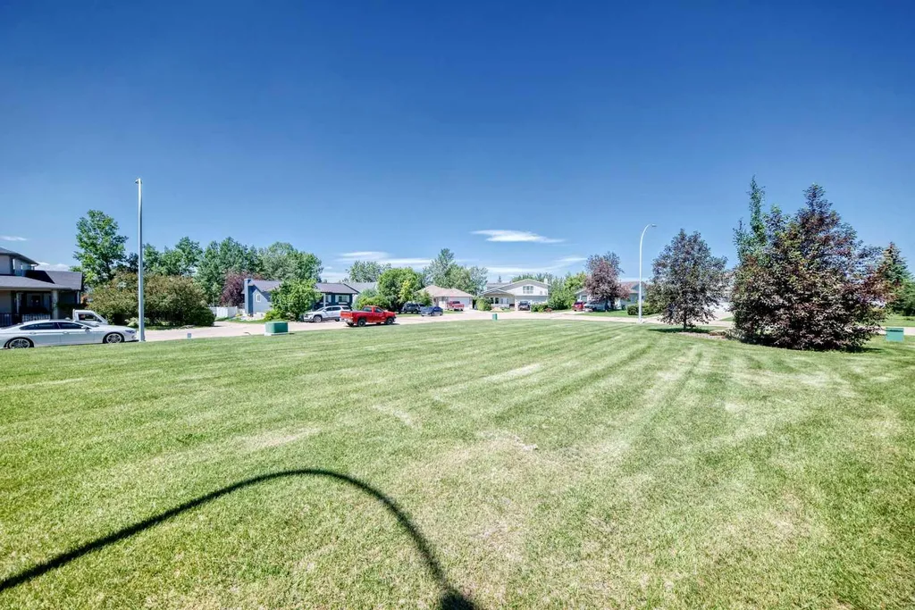 5 23 Avenue Close Bowden AB T0M 0K0