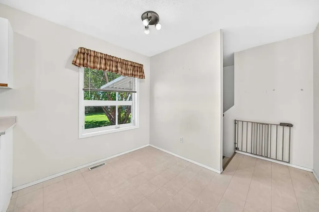 5 23 Avenue Close Bowden AB T0M 0K0