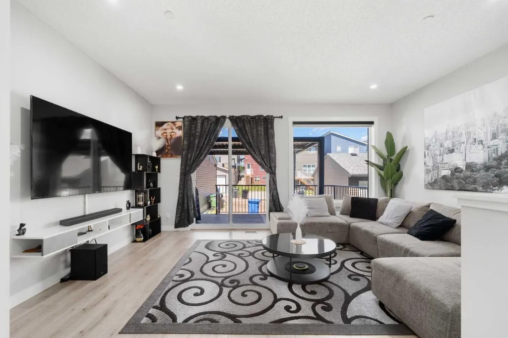 45 Herron Mews NE Calgary AB T3P 1Y1