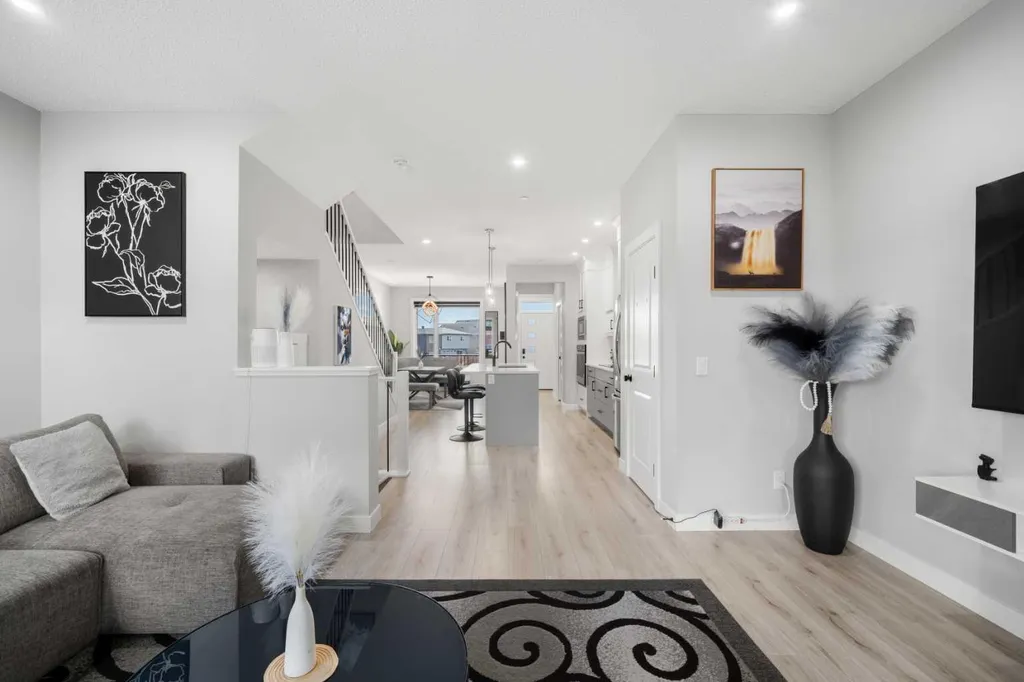 45 Herron Mews NE Calgary AB T3P 1Y1