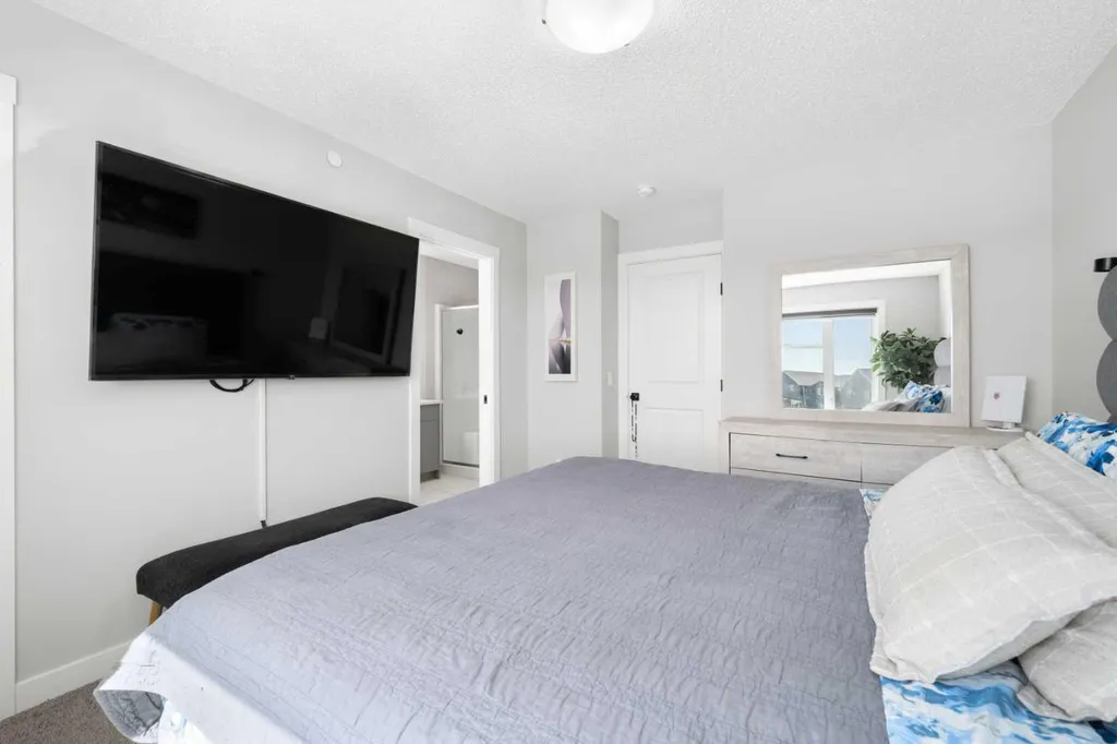 45 Herron Mews NE Calgary AB T3P 1Y1