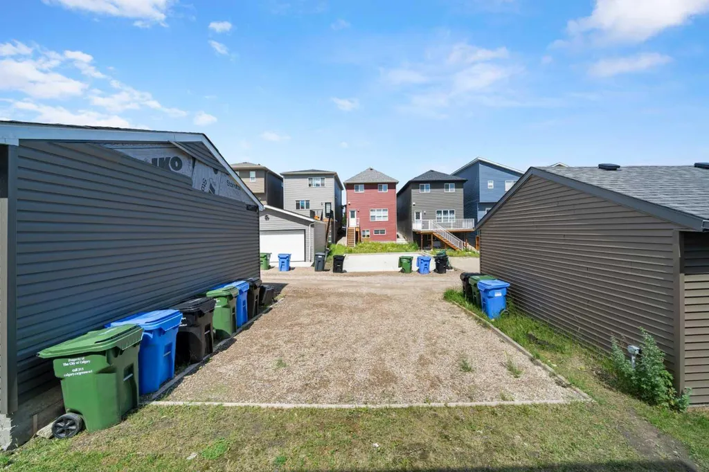 45 Herron Mews NE Calgary AB T3P 1Y1