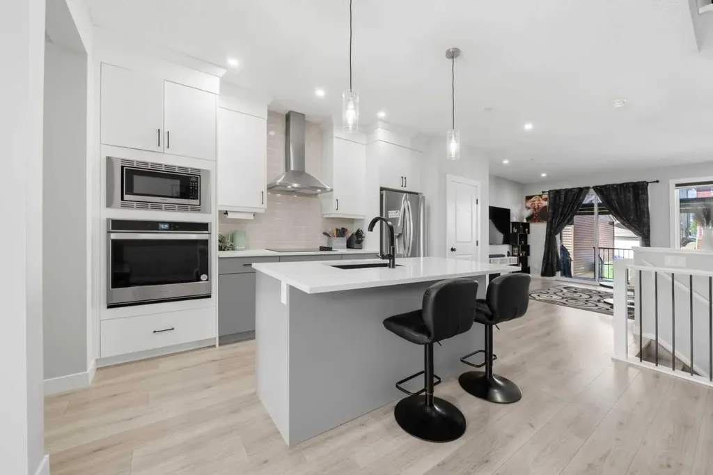 45 Herron Mews NE Calgary AB T3P 1Y1