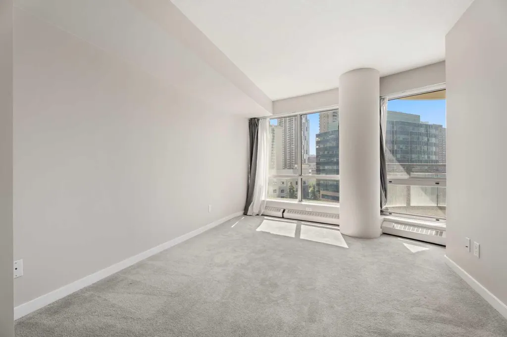 1088 6 Avenue SW Calgary AB T2P 5N3