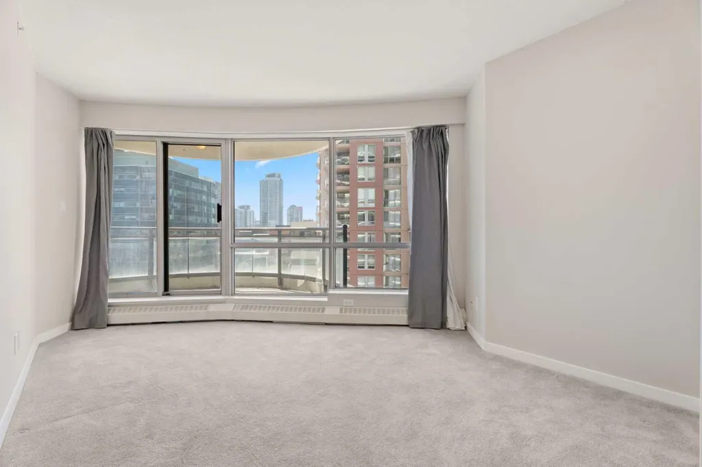 1088 6 Avenue SW Calgary AB T2P 5N3